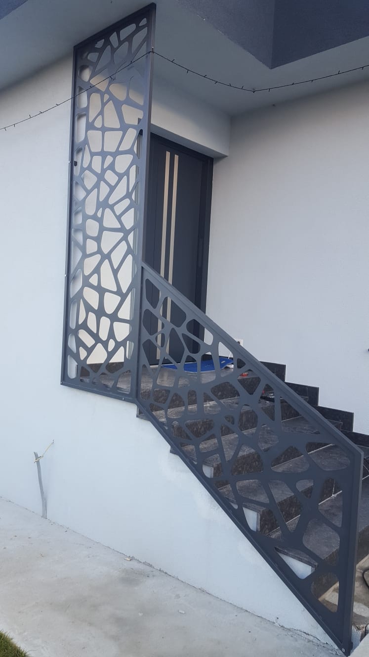 model pentru balustrade metalice scari